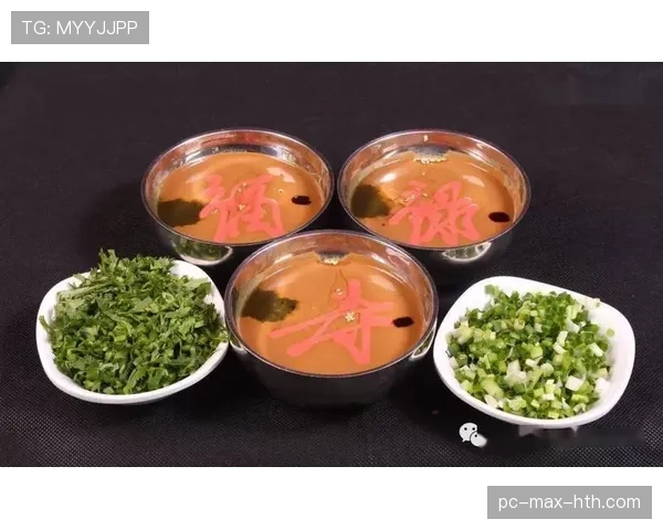 高亭宇训练完直接去吃火锅，教练在后面追着喊别蘸麻酱